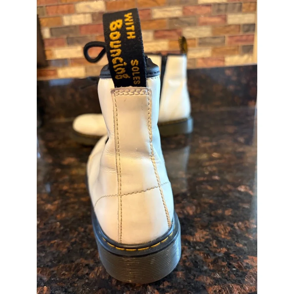 Dr. Martens 1460 J Boots Kids Size 4 US M 5 US L White Good Combat Zip Leather
